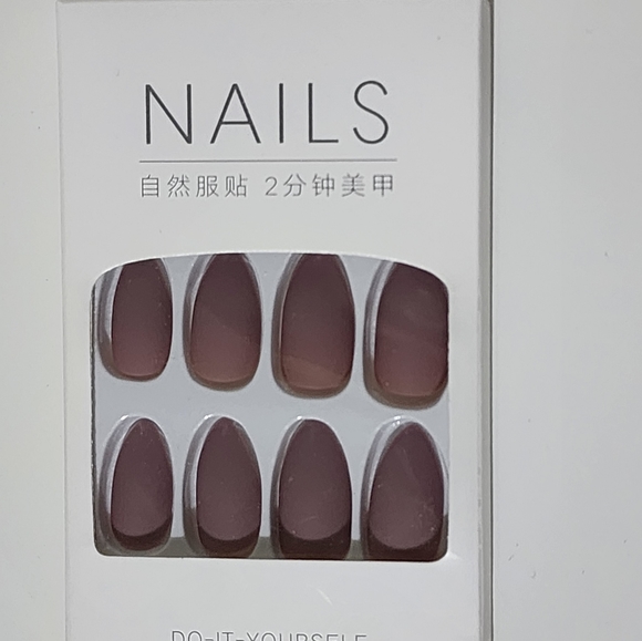 Press on Nails - Picture 4 of 9